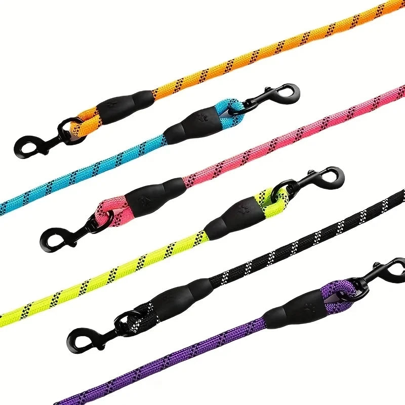 Padded neoprene handle close-up of PawVault dog leash – PawVault